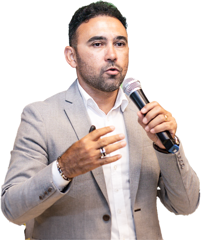 Professor Saulo David